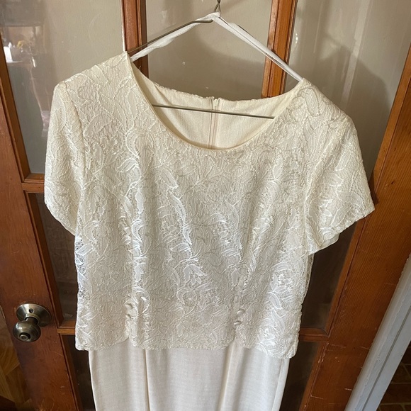 Women Formal Dress - Picture 2 of 7